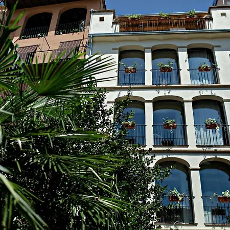 El Jardinet De Sant Esteve Olot